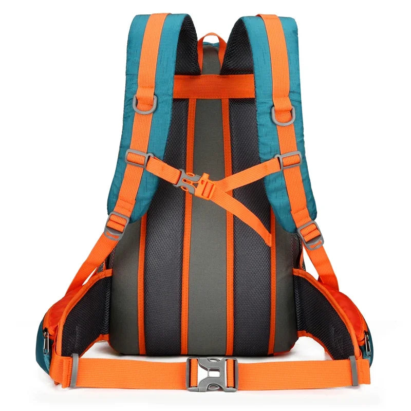 Durable 35L Mountaineering Backpack for All Seasons (inc. 2L water bag)