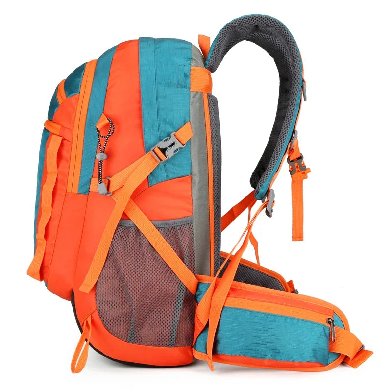 Durable 35L Mountaineering Backpack for All Seasons (inc. 2L water bag)